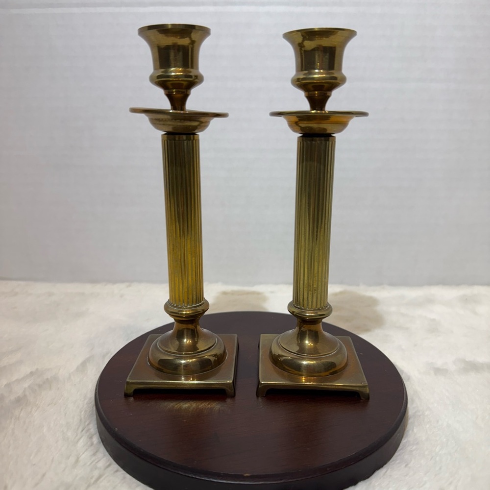 Set of 2 Vintage ribbed brass candlesticks